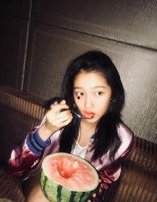 娜娜冉吃瓜网,揭秘娱乐圈最新热点，带你领略明星幕后故事